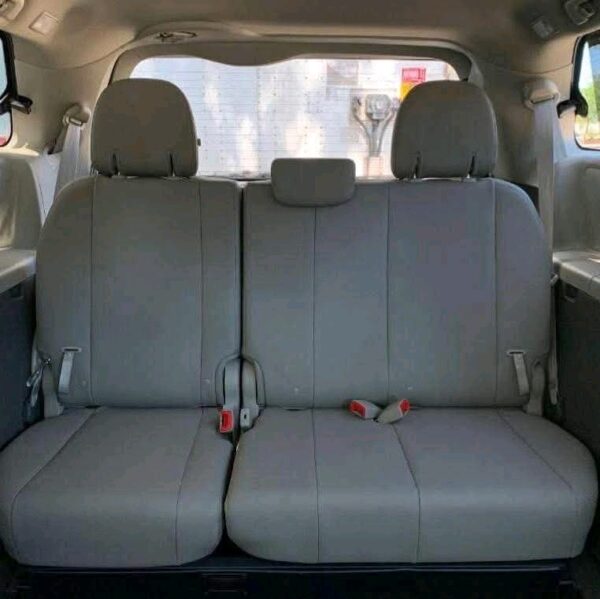 2020 Toyota Sienna XLE - Image 3