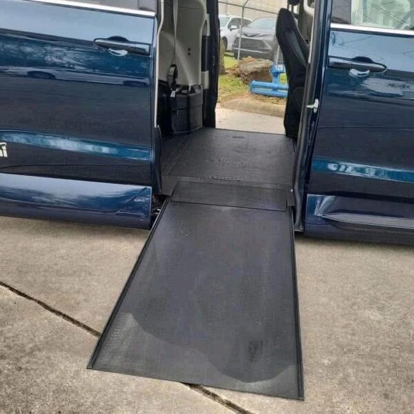 2022 Chrysler Pacifica Touring L - Image 6