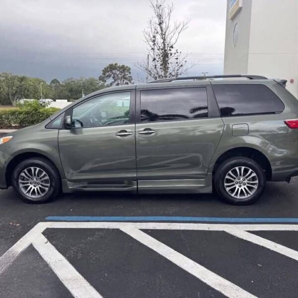 Toyota Model Sienna 2020 - Image 9