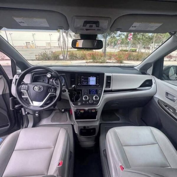 Toyota Model Sienna 2020 - Image 7