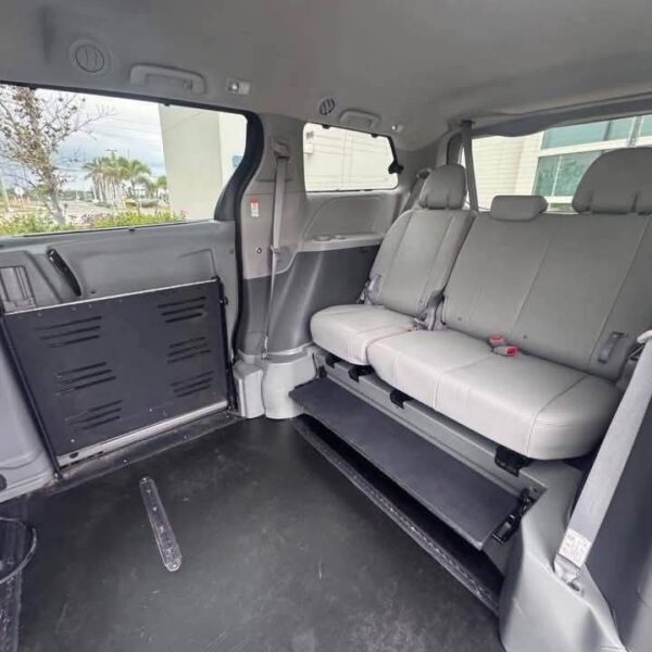 Toyota Model Sienna 2020 - Image 3