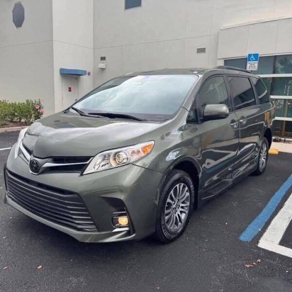 Toyota Model Sienna 2020