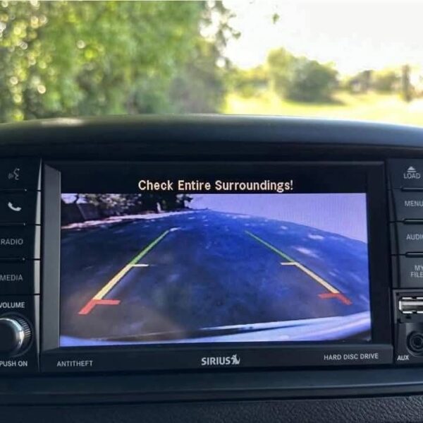 2020 Dodge Grand Caravan  SXT - Image 2