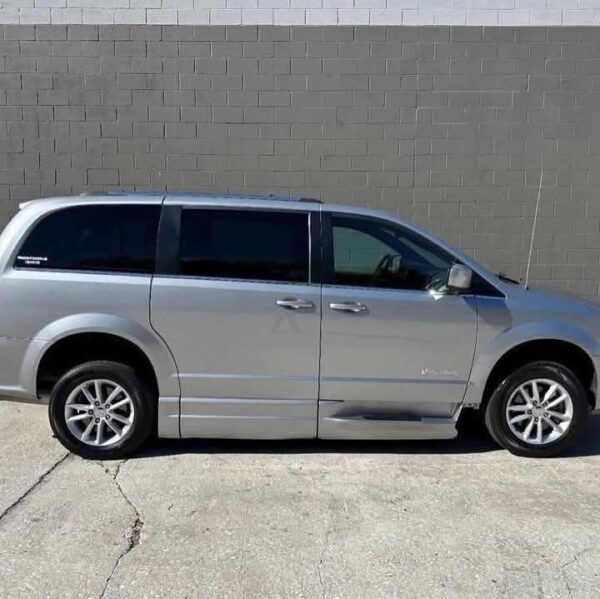 2020 Dodge Grand Caravan  SXT - Image 6