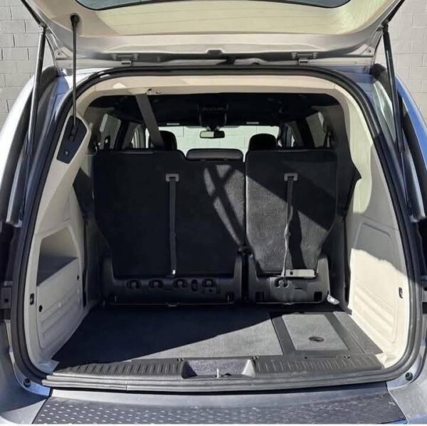 2020 Dodge Grand Caravan  SXT - Image 8