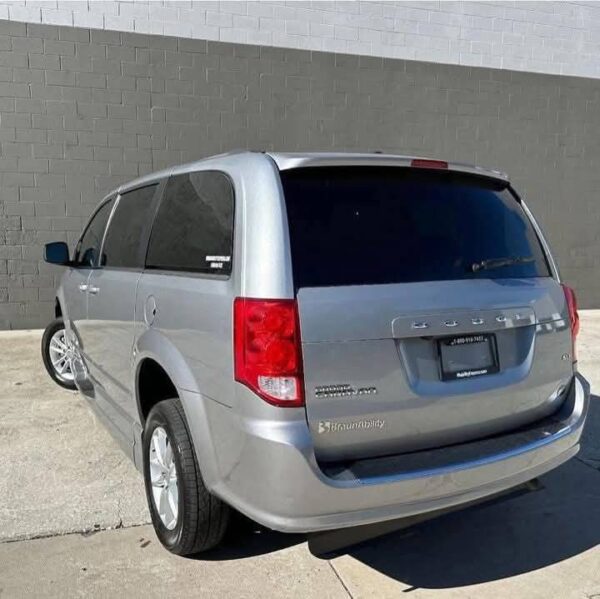2020 Dodge Grand Caravan  SXT - Image 11