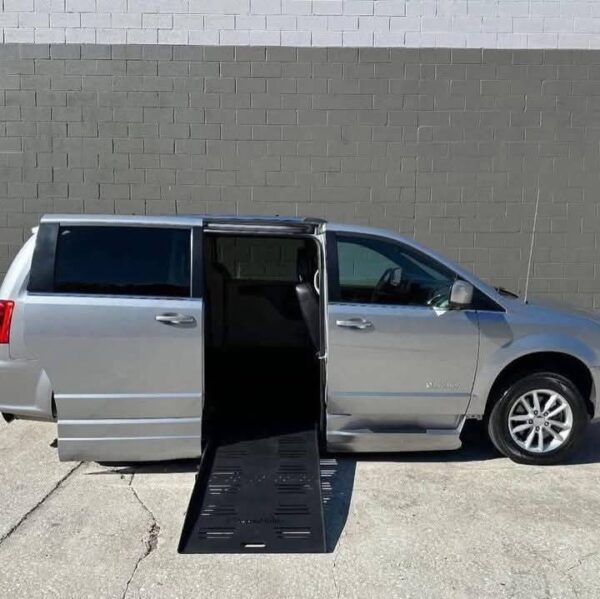 2020 Dodge Grand Caravan  SXT - Image 15