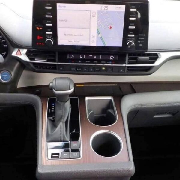 2022 Toyota Sienna XLE FWD - Image 4