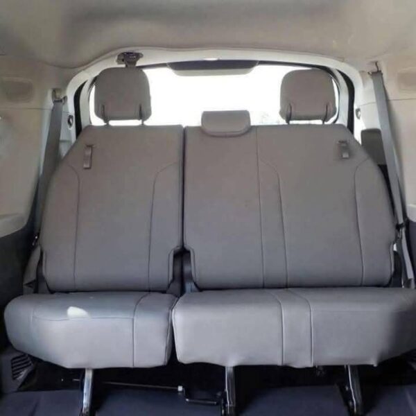 2022 Toyota Sienna XLE FWD - Image 13