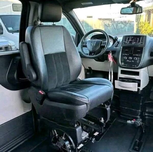 2018 Dodge Grand Caravan - Image 4
