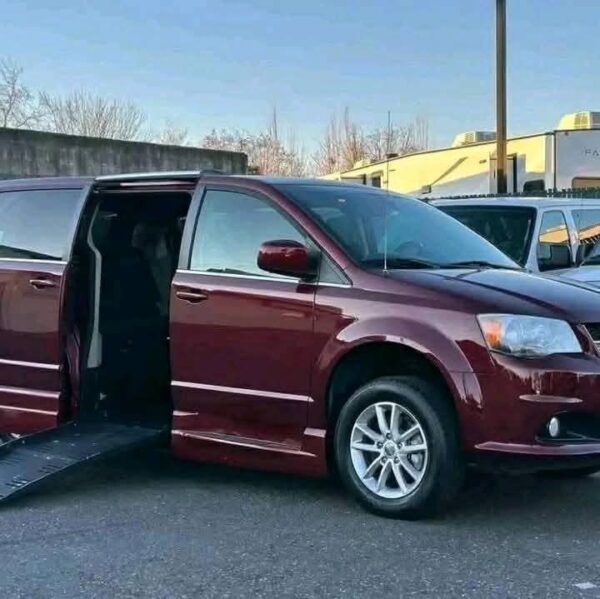 2018 Dodge Grand Caravan - Image 6