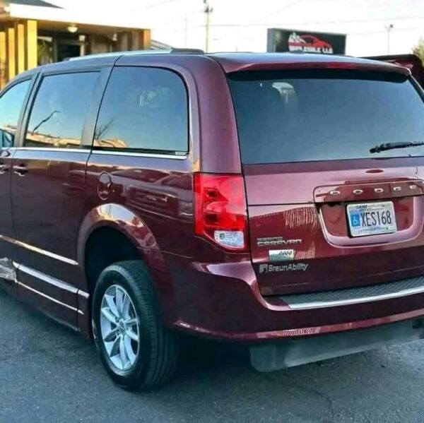 2018 Dodge Grand Caravan - Image 7