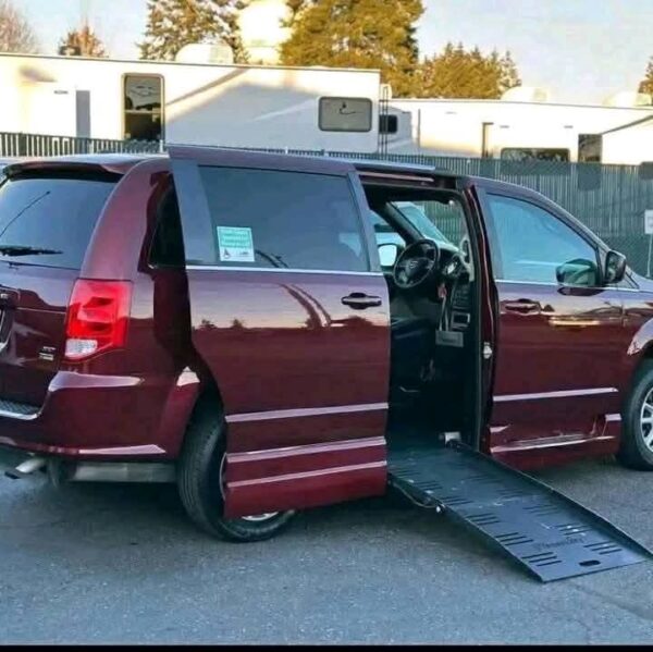 2018 Dodge Grand Caravan - Image 9