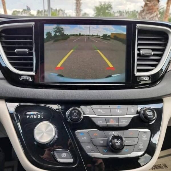 2023 Chrysler Pacifica - Image 3
