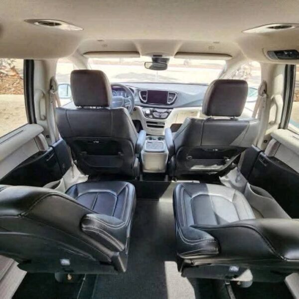 2023 Chrysler Pacifica - Image 6