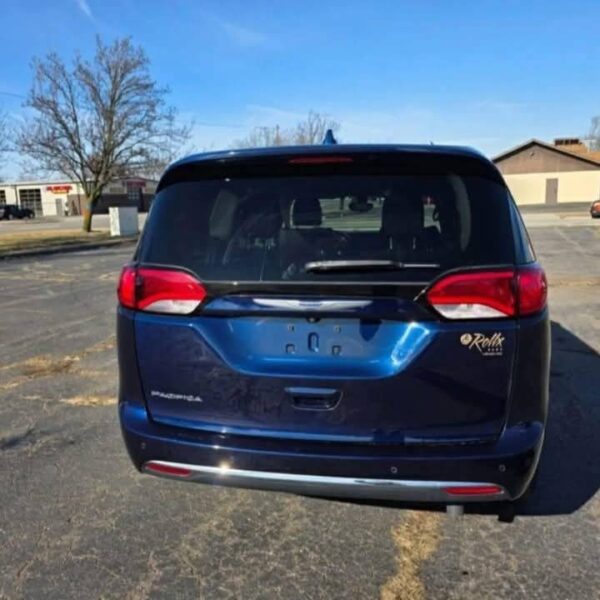 2018 Chrysler Pacifica SIENNA - Image 6